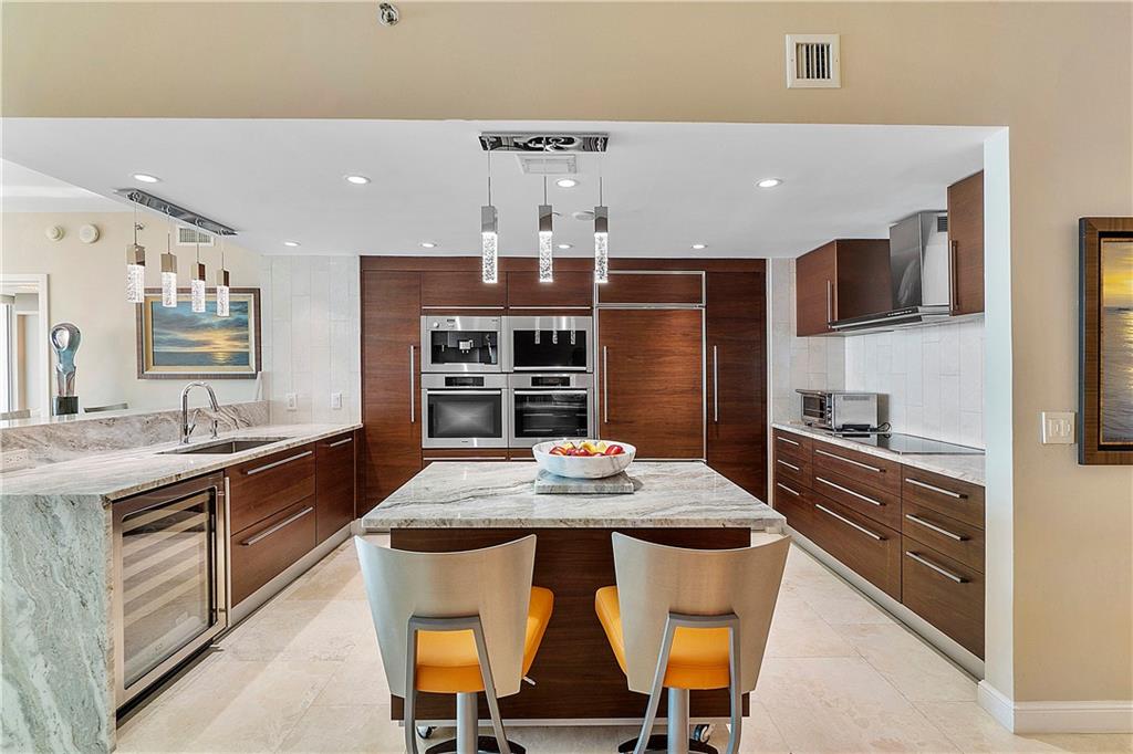 Las Olas Beach Club - Residential