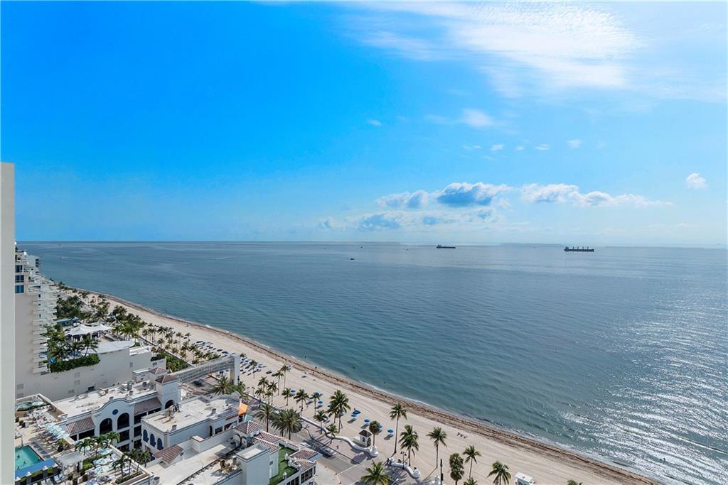 Las Olas Beach Club - Residential