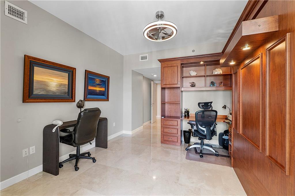 Las Olas Beach Club - Residential