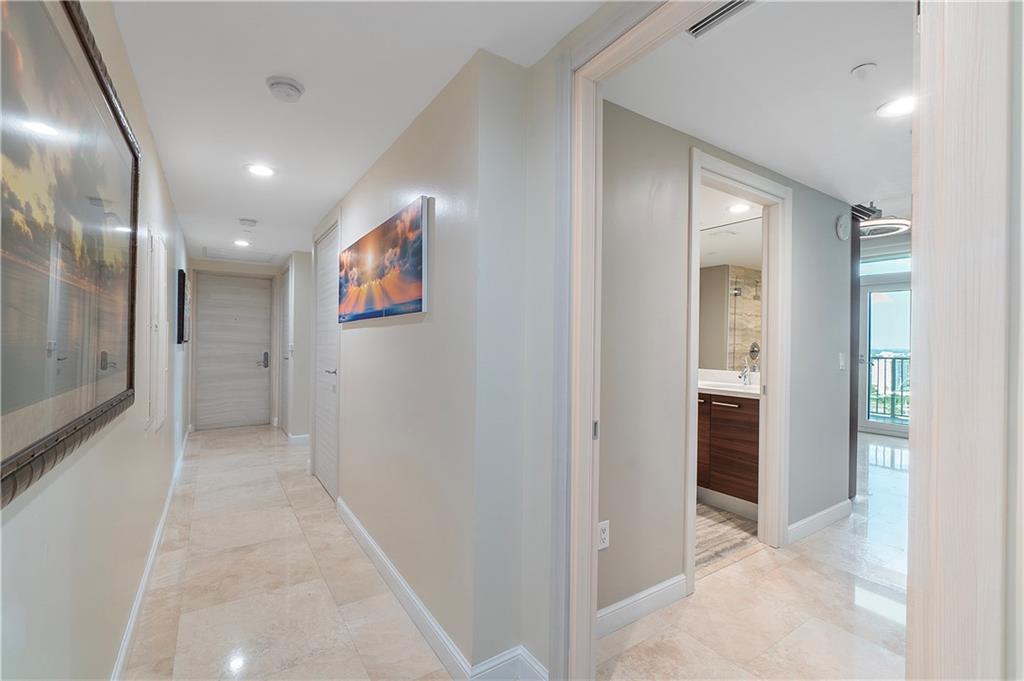 Las Olas Beach Club - Residential