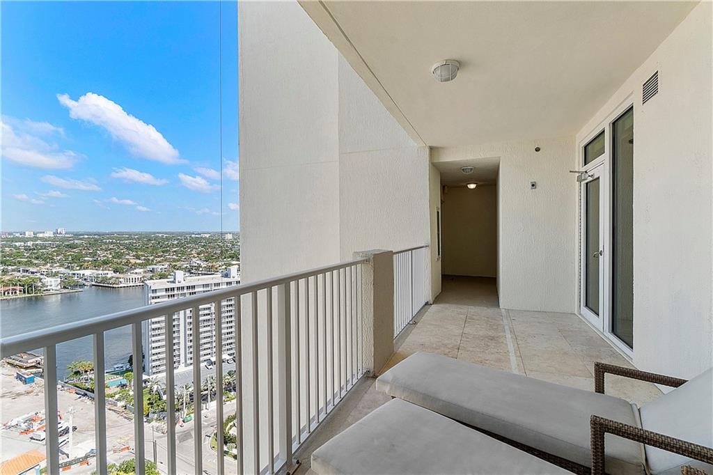 Las Olas Beach Club - Residential