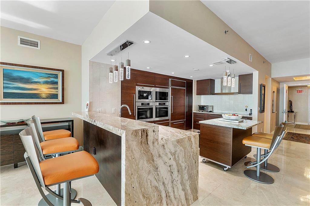 Las Olas Beach Club - Residential
