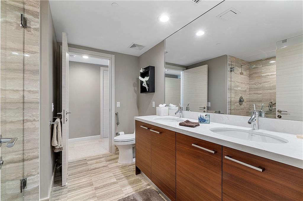 Las Olas Beach Club - Residential