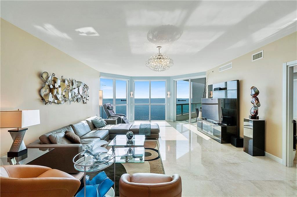 Las Olas Beach Club - Residential