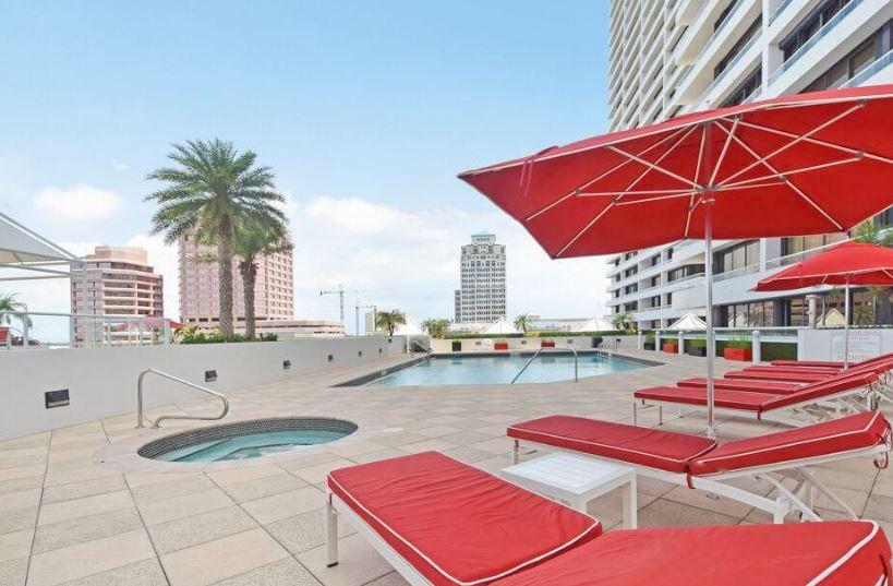 TRUMP PLAZA OF THE PALM BEACHES CONDO - Residential