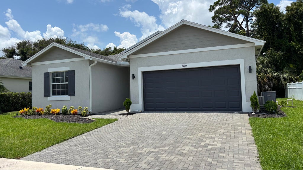 Photo of 2055 46TH Avenue, Vero Beach, FL 32966 (MLS # B26059451)