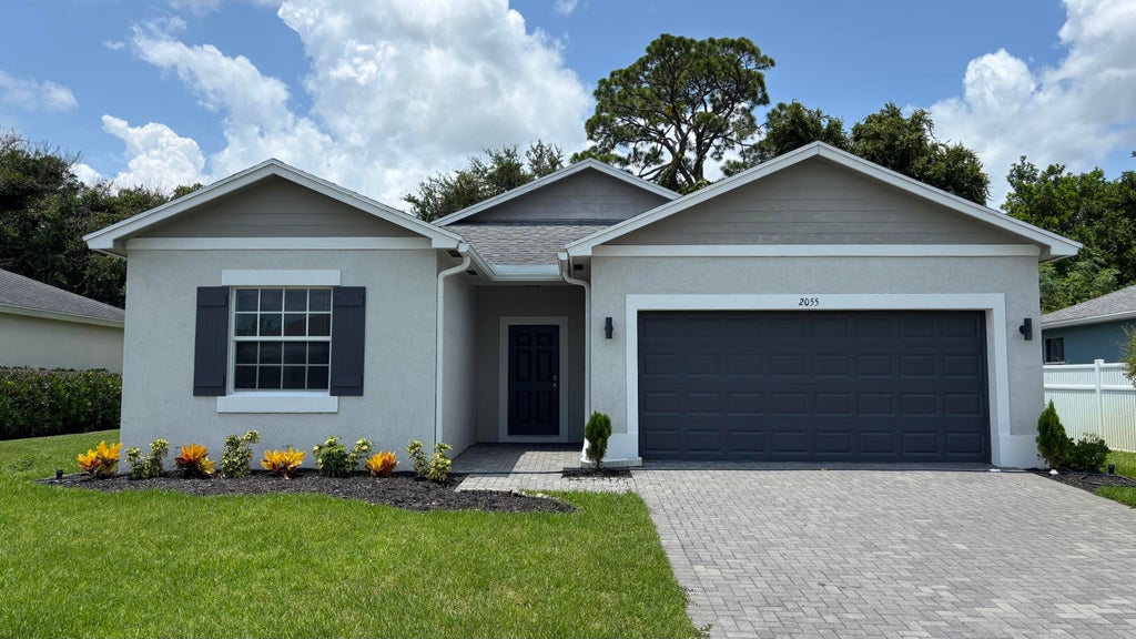 Photo of 2055 46TH Avenue, Vero Beach, FL 32966 (MLS # B26059451)