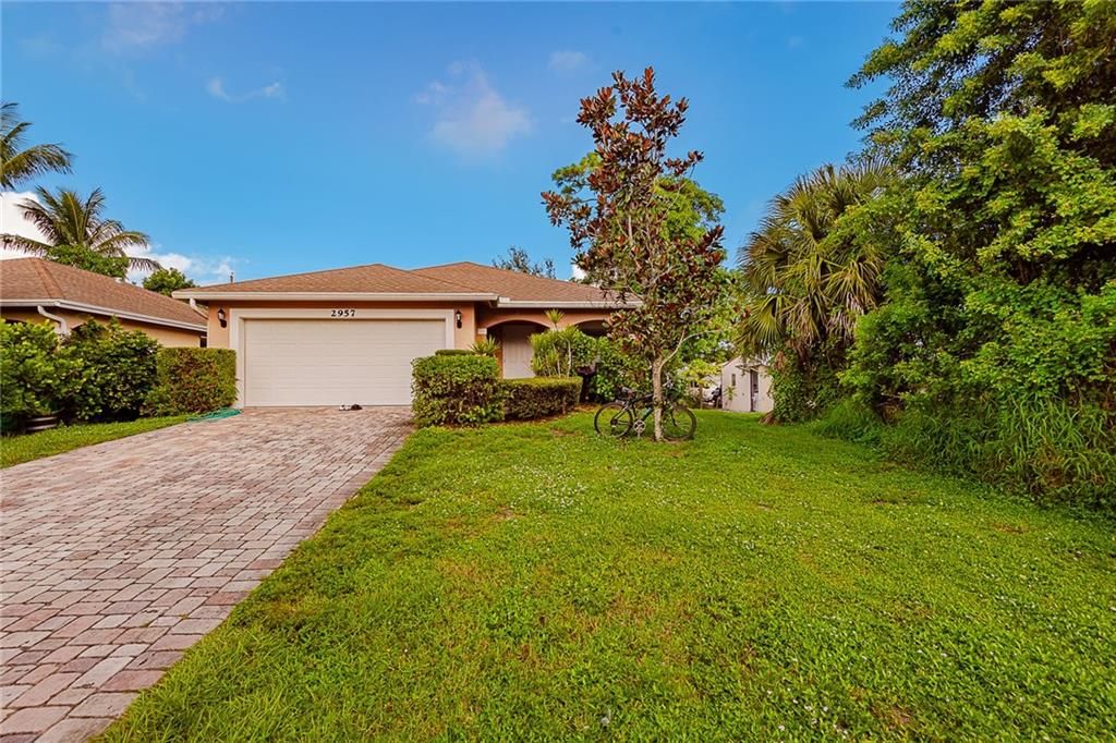 Photo of 2957 SE Delmar St, Stuart, FL 34997 (MLS # F10253200)