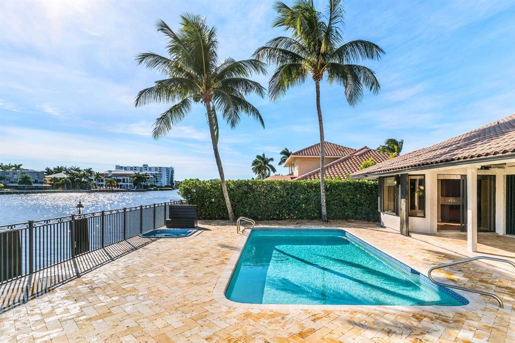 TROPIC ISLE - Residential