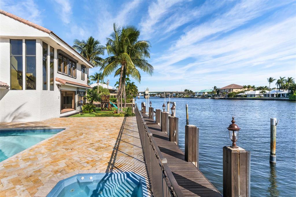 TROPIC ISLE - Residential