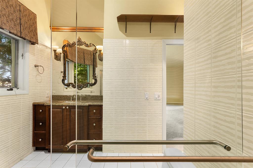 TROPIC ISLE - Residential