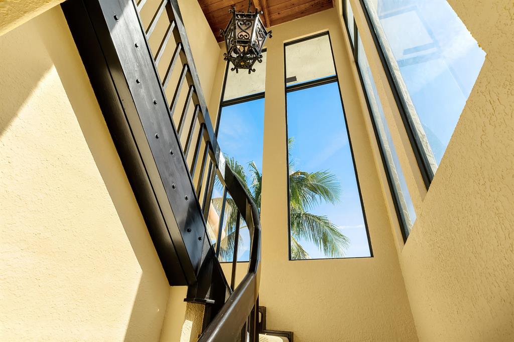 TROPIC ISLE - Residential