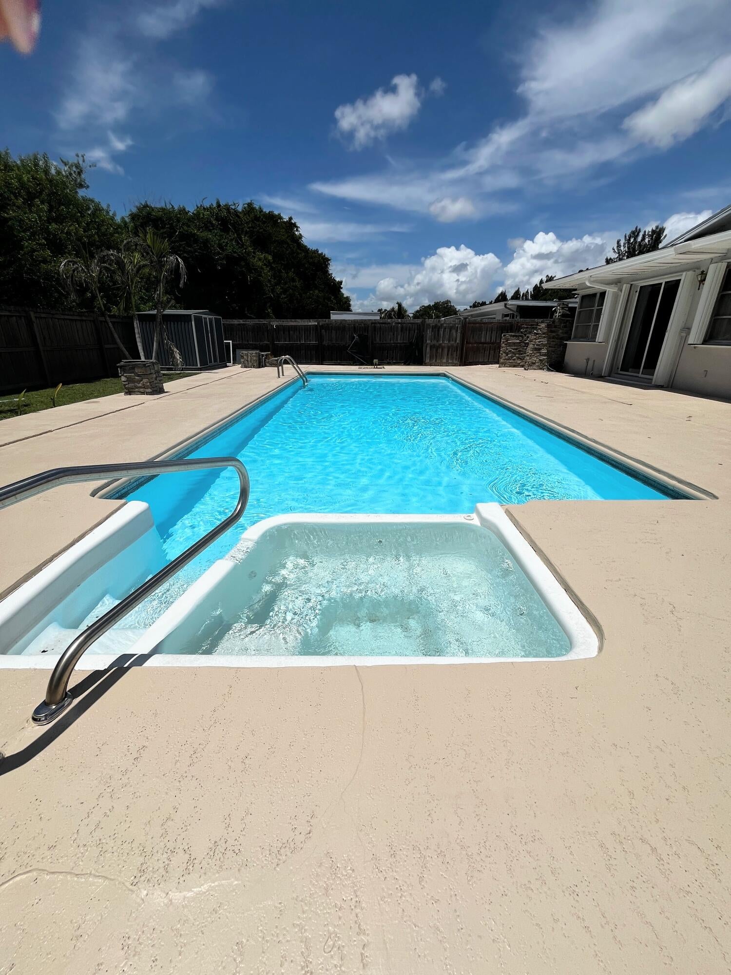 330 NE SOLIDA Drive