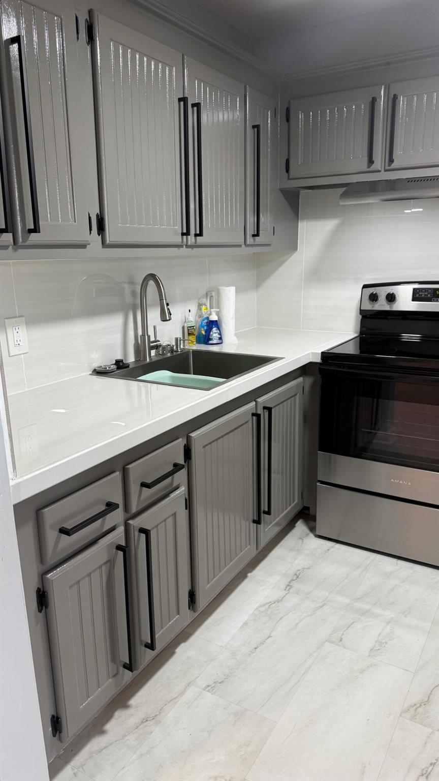 55 plus community @ Century village Deerfield has the state of the art club. arge 1 bedroom with 1.5 bathrooms, in the second floor, (no elevator). All the condo has wall to wall tile. Principal LARGE bedroom has their own bathroom, extend closet and private enclosed patio with garden view. The laundry facilities are in the corridor. the property has 2 windows AC. HOA: includes water,sewer, garbage,lawn,pest control,security guard