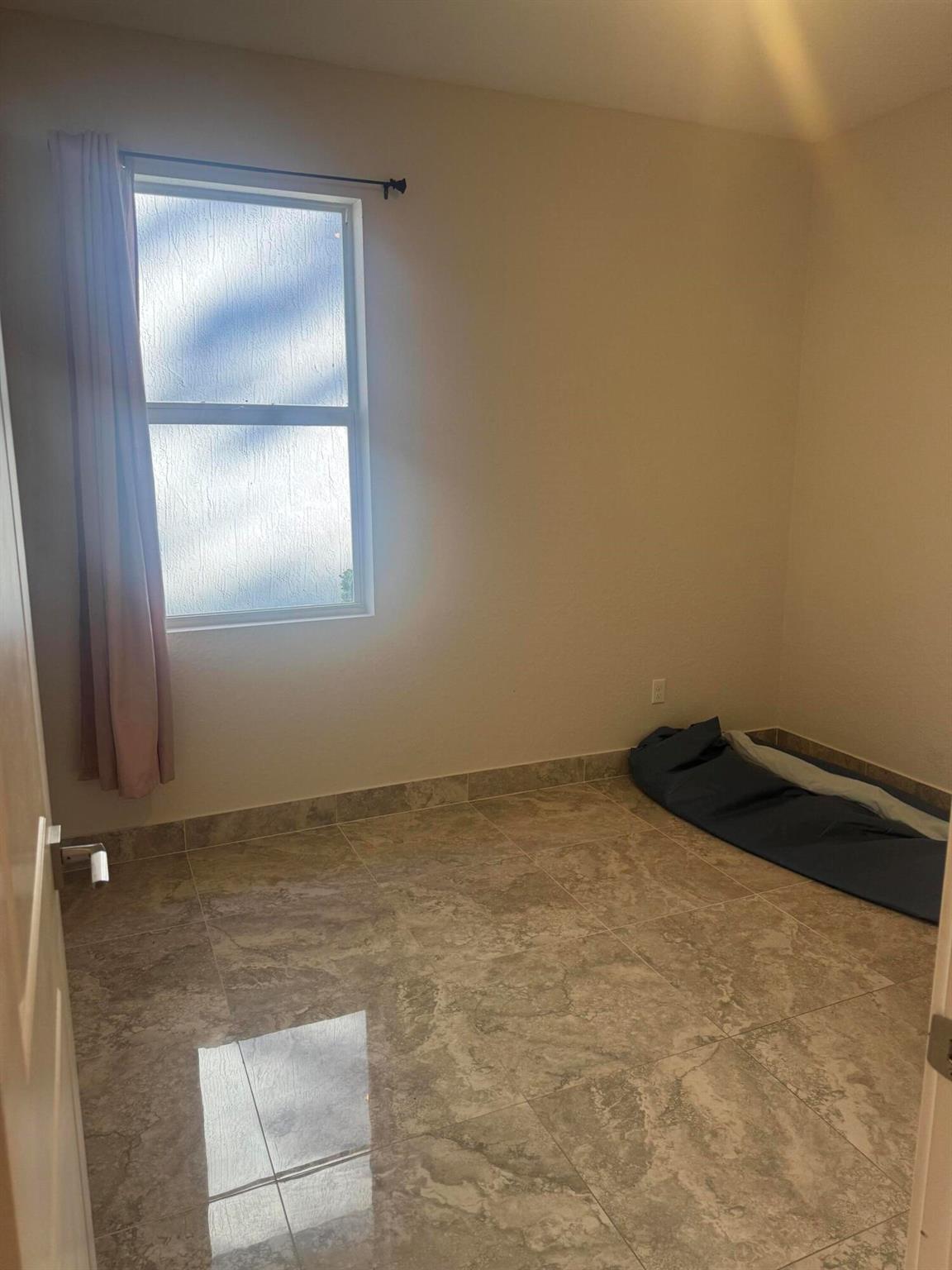 JAXON PARK - Residential Lease