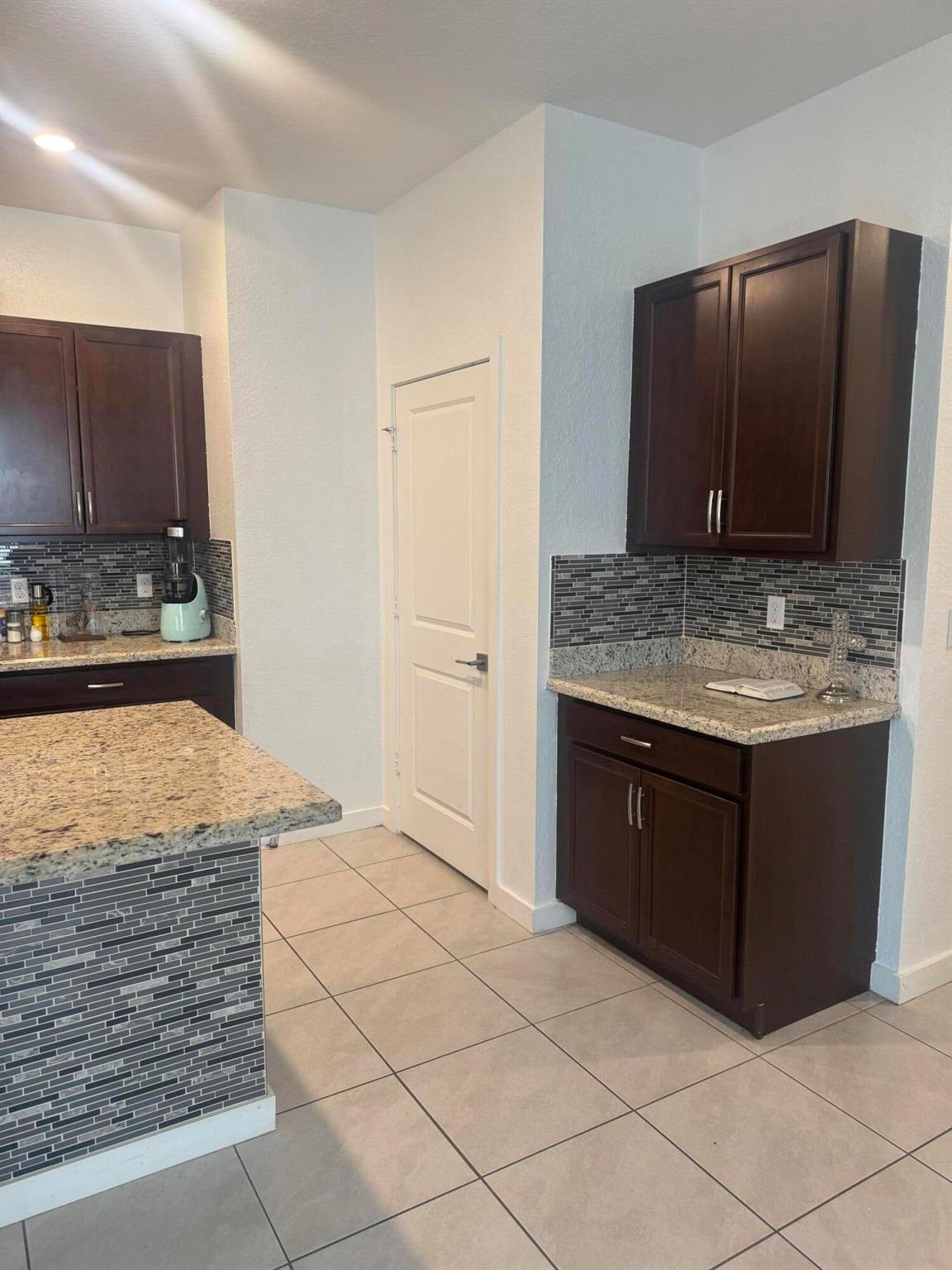 JAXON PARK - Residential Lease