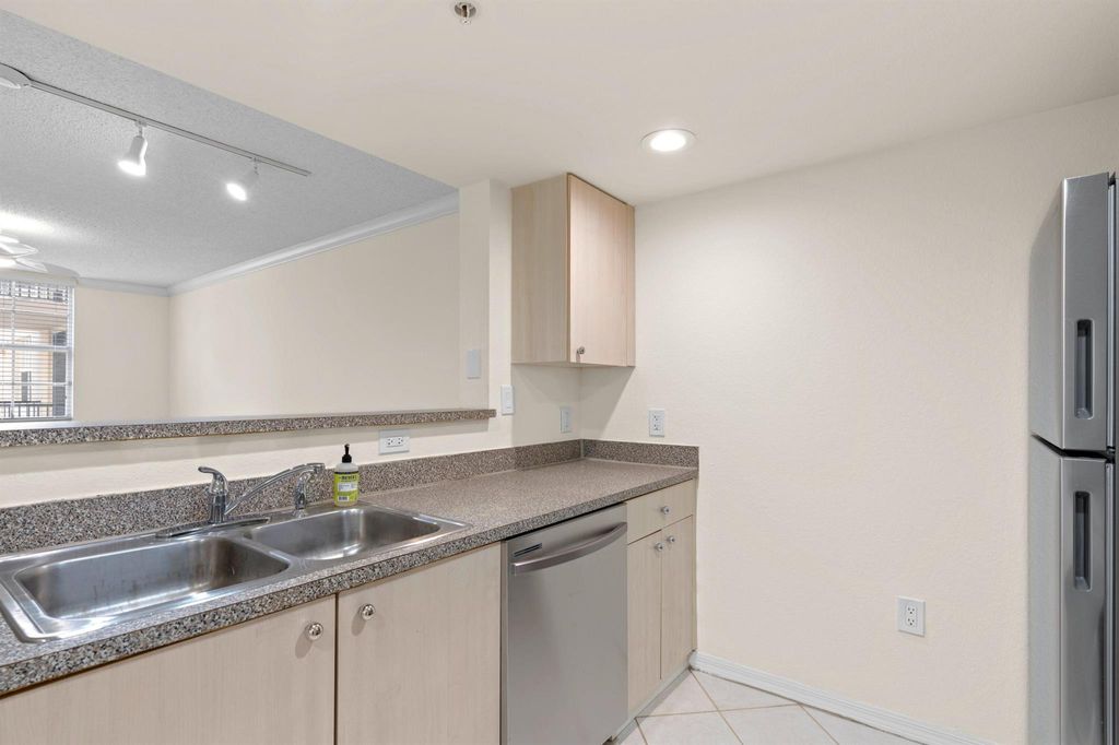 Photo of 1801 N Flagler Dr #427, West Palm Beach, FL 33407 (MLS # R10980363)