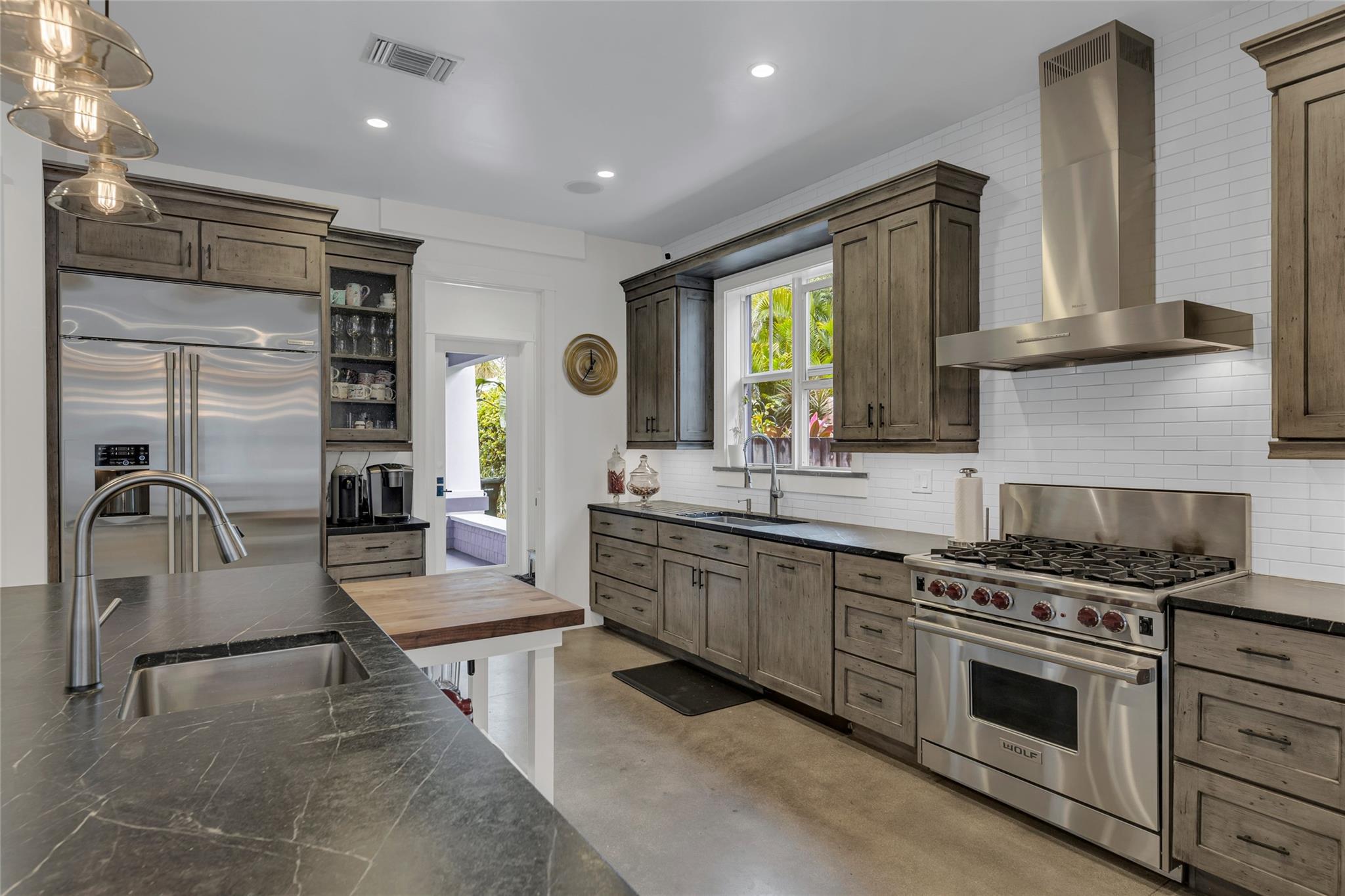 Rio Vista Cj Hectors Resu - Residential