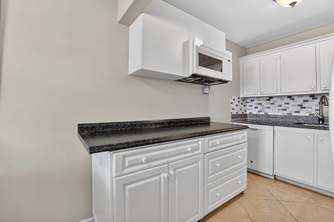 FARNHAM P CONDO - Residential