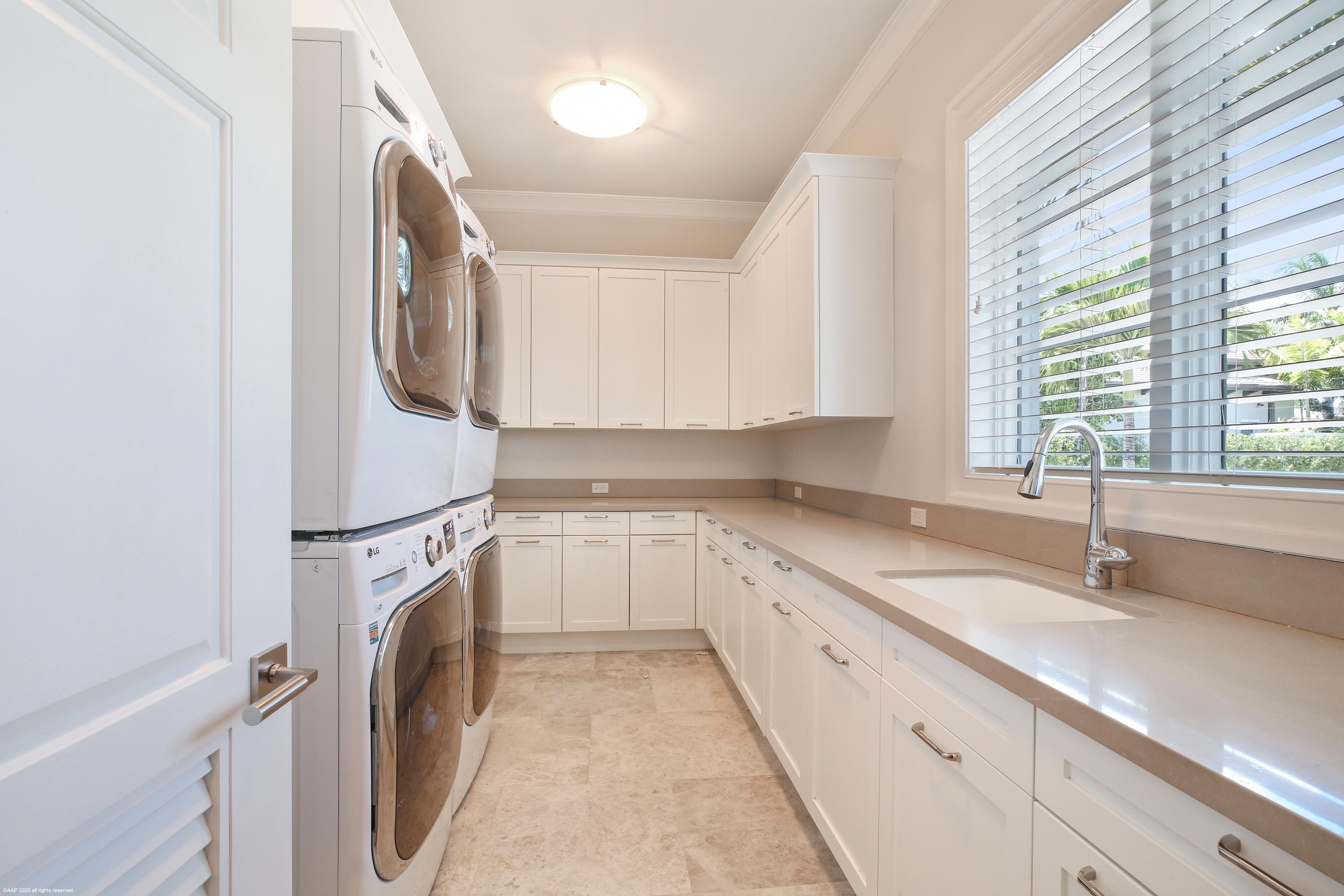 OLD PALM - Residential