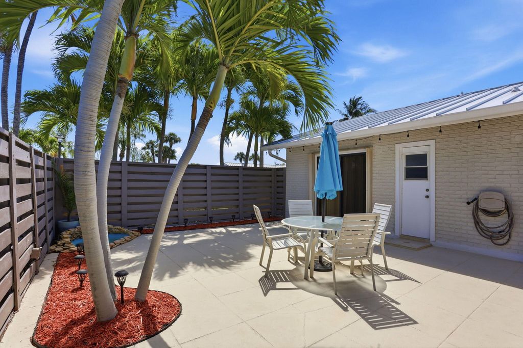 Photo of 1801 S Us Hwy 1 #3a, Jupiter, FL 33477 (MLS # B26033242)