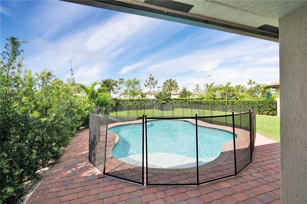 Vista Lago - Residential