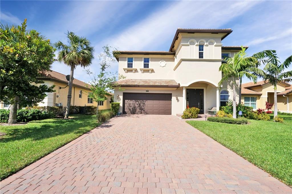 Vista Lago - Residential