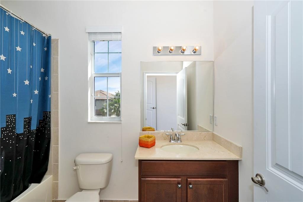 Vista Lago - Residential