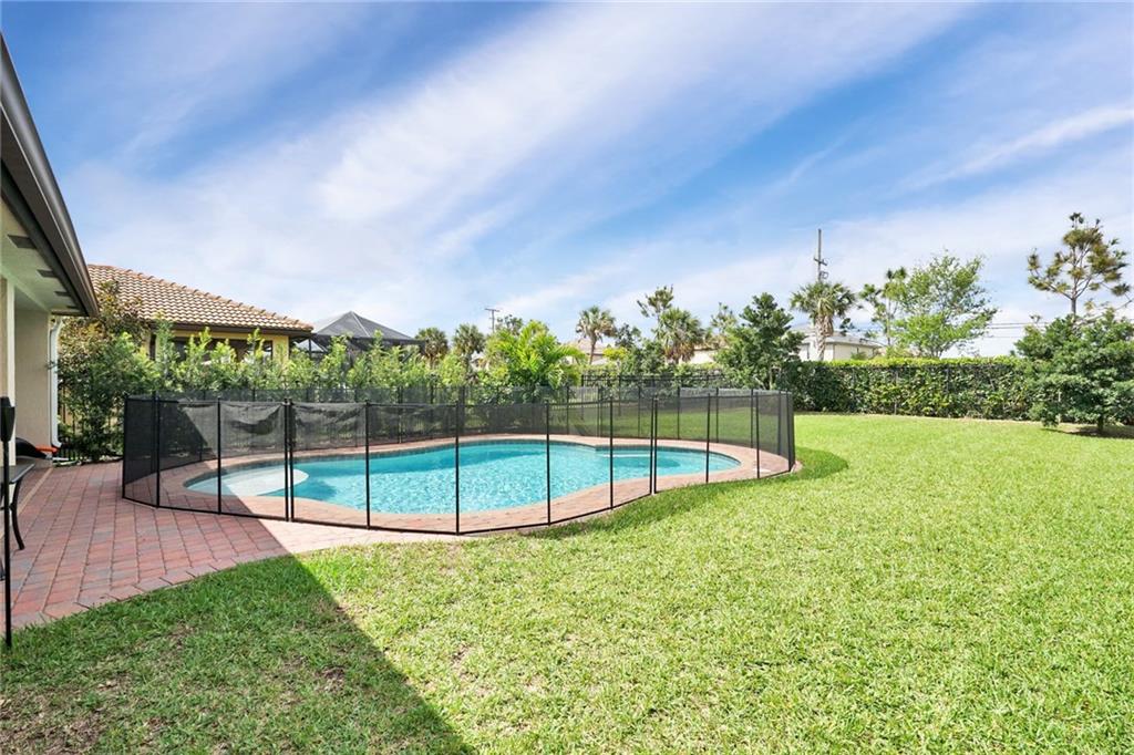 Vista Lago - Residential