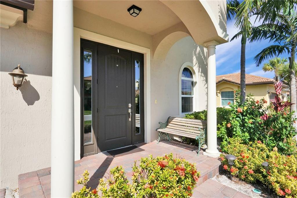 Vista Lago - Residential