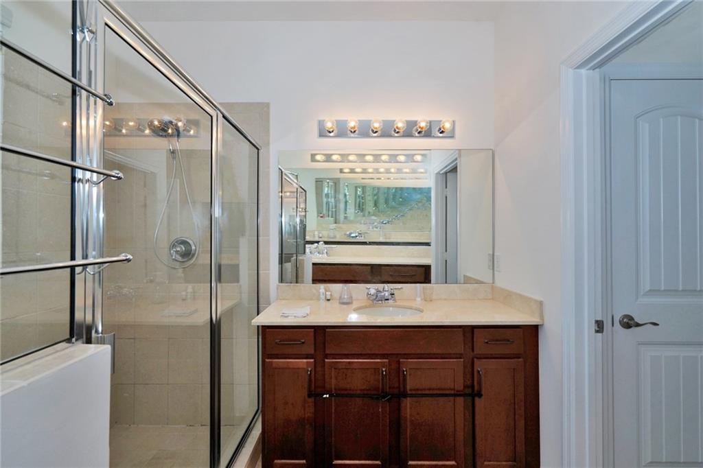 Vista Lago - Residential