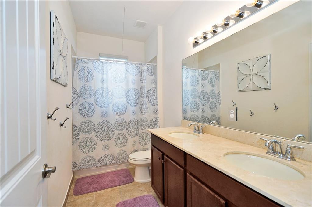 Vista Lago - Residential