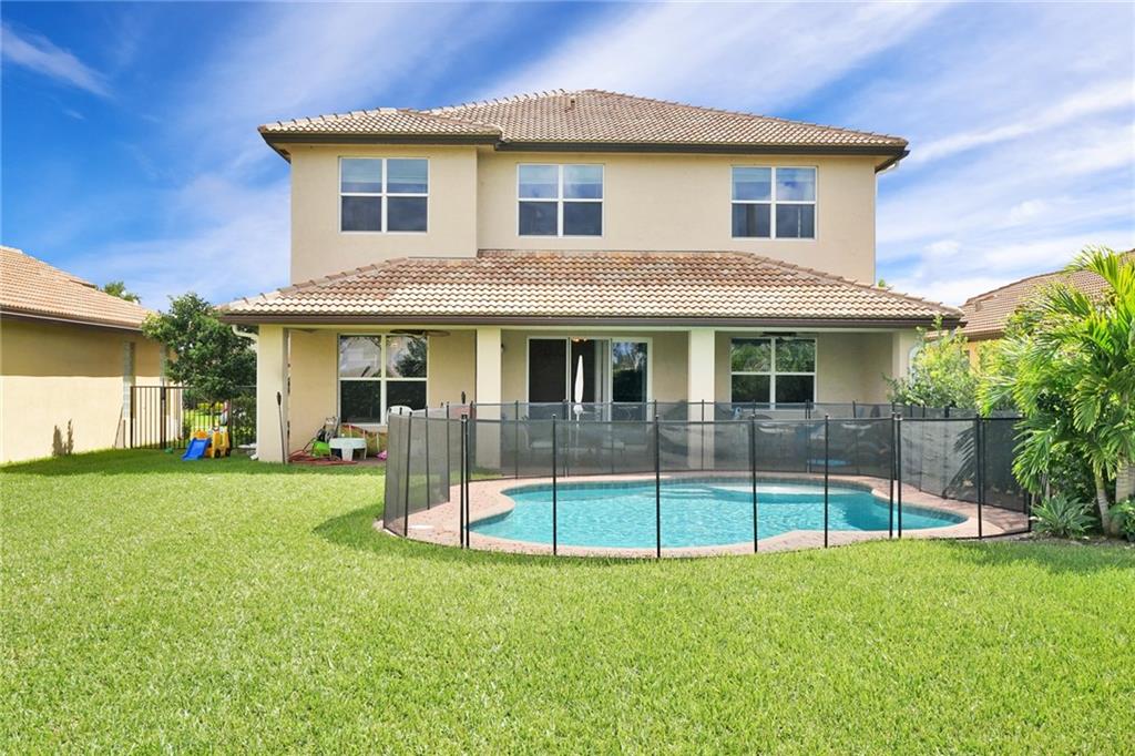 Vista Lago - Residential