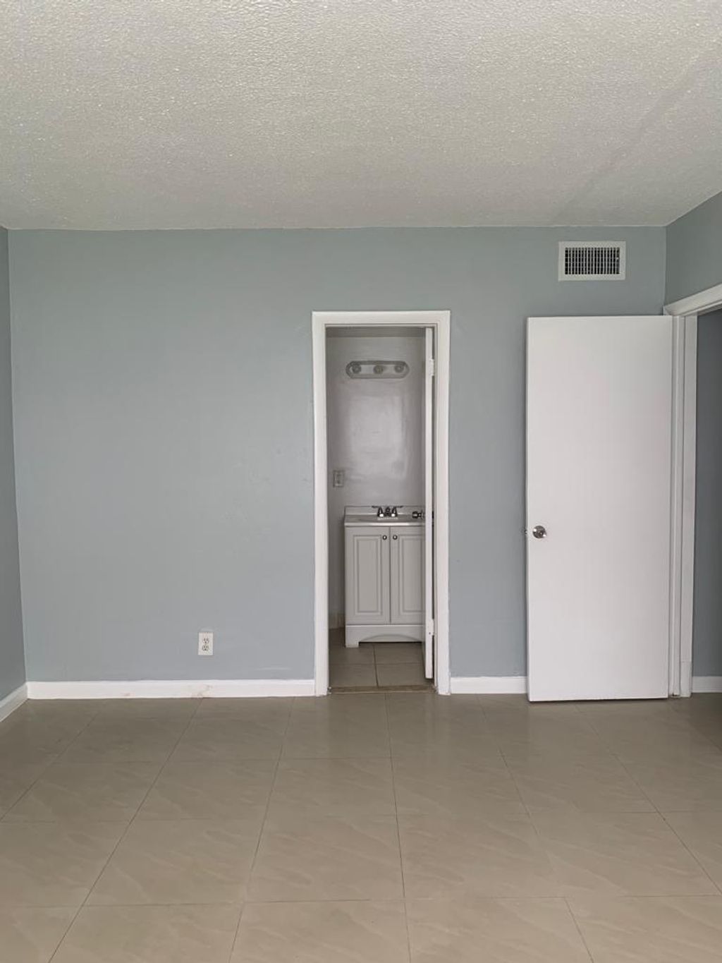 Photo of 151 SE 6th Avenue #1, Pompano Beach, FL 33060 (MLS # F10416544)