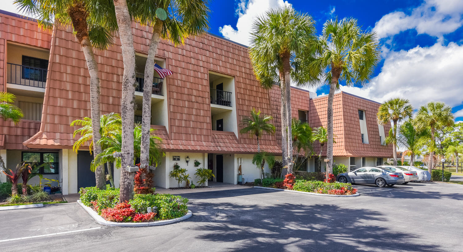 TARPON BAY YACHT CLUB CONDOMINIUM H - Residential