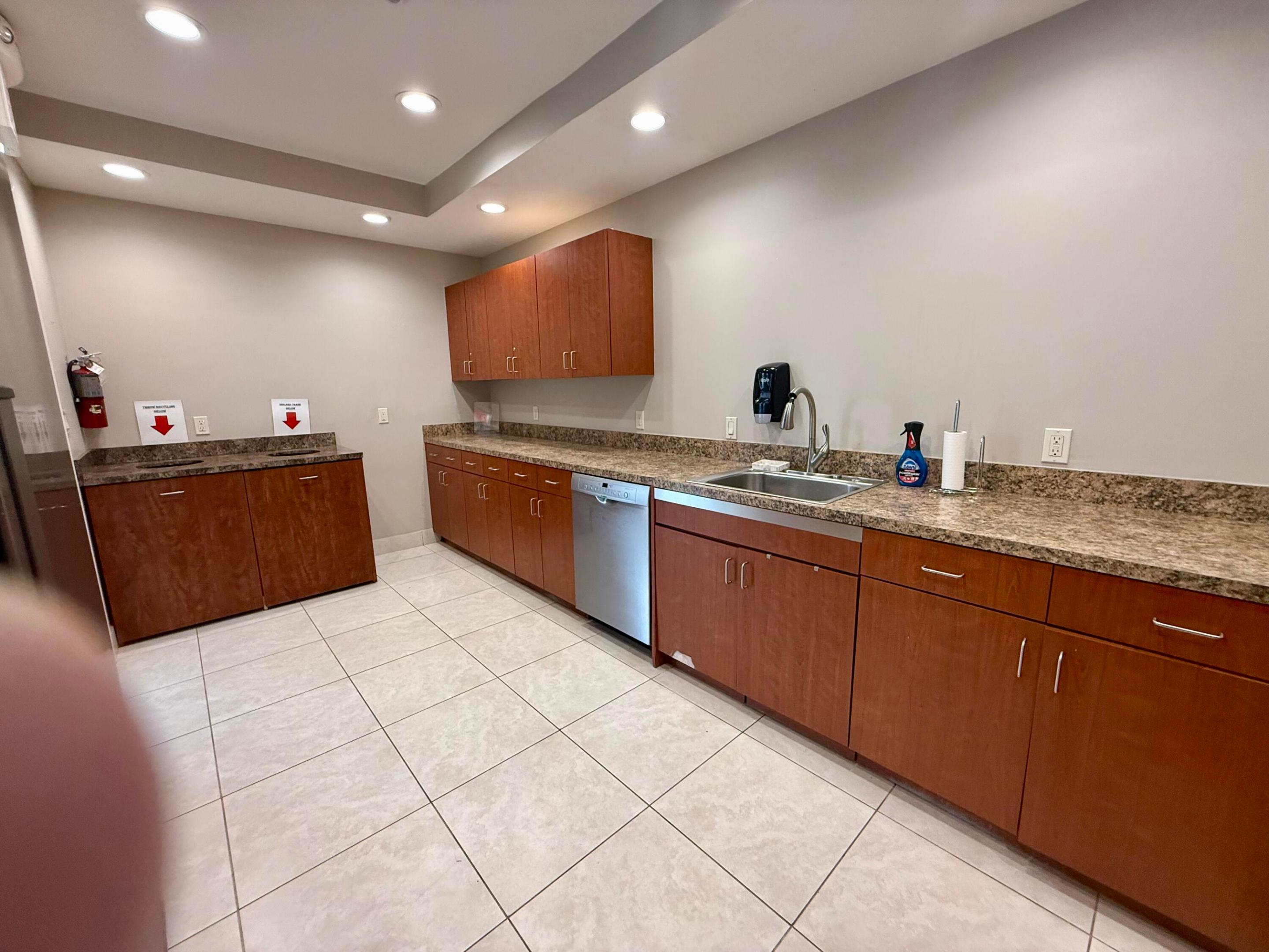 CORAL RIDGE TOWERS EAST CO-OP - Residential