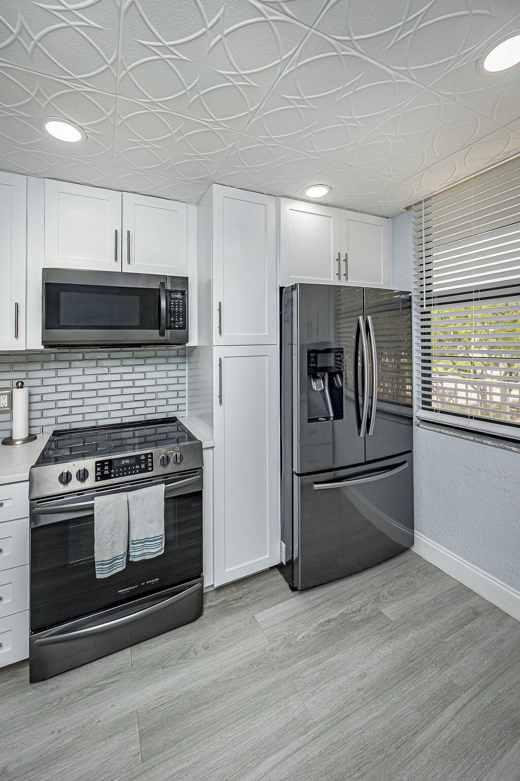 WHITEHALL CONDO OF THE LA - Residential Lease