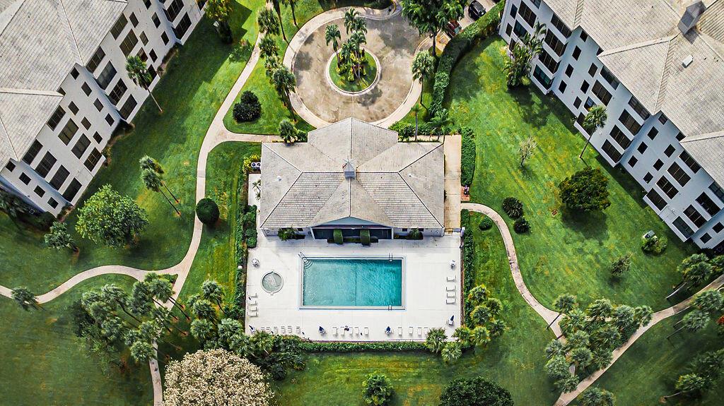 WHITEHALL CONDO OF THE LA - Residential Lease