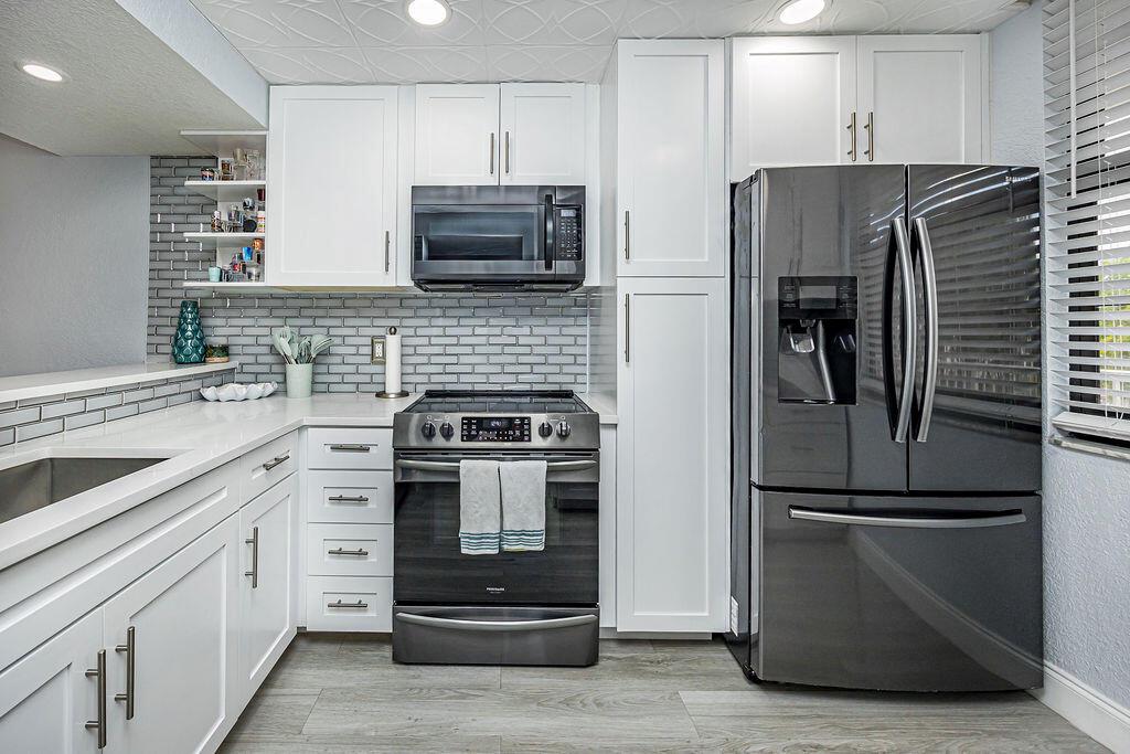WHITEHALL CONDO OF THE LA - Residential Lease