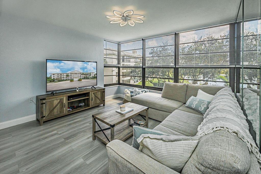 WHITEHALL CONDO OF THE LA - Residential Lease