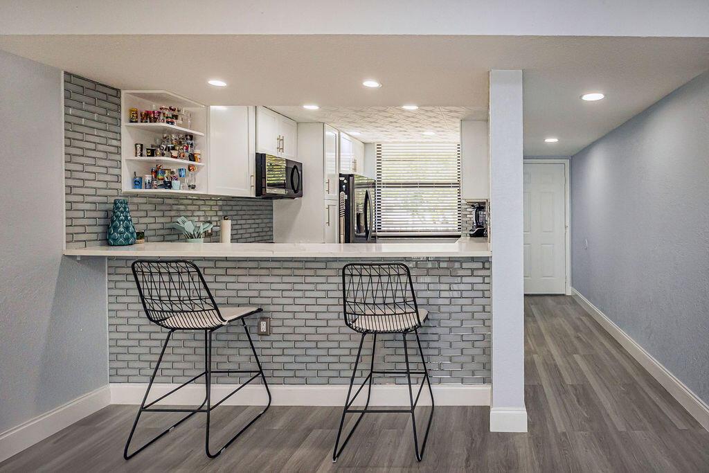 WHITEHALL CONDO OF THE LA - Residential Lease