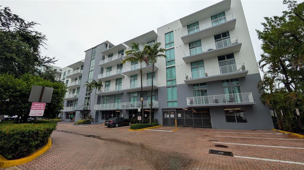 The Lofts at Hollywood St - Residential Lease