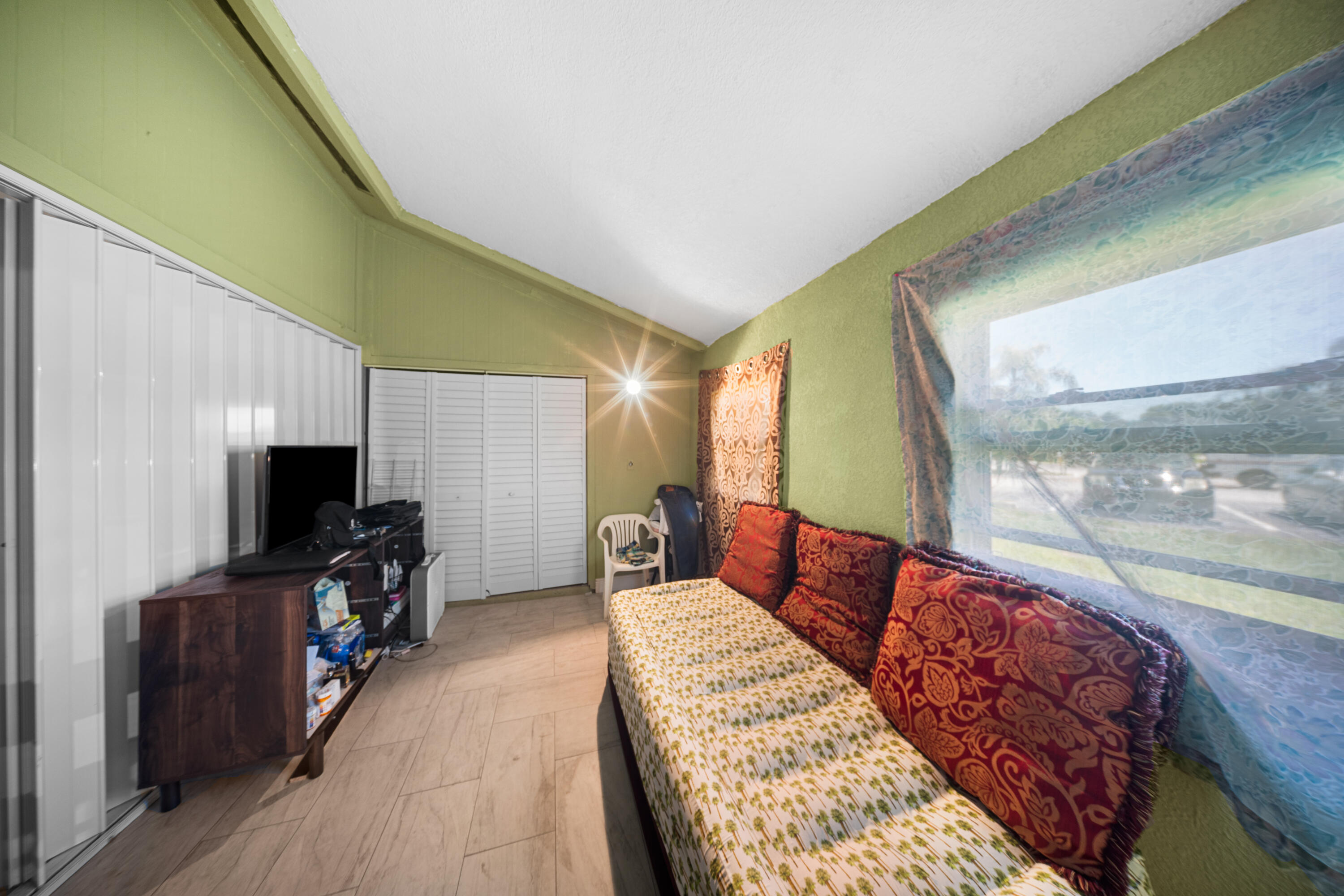 LAKESIDE GREEN 2 - Residential