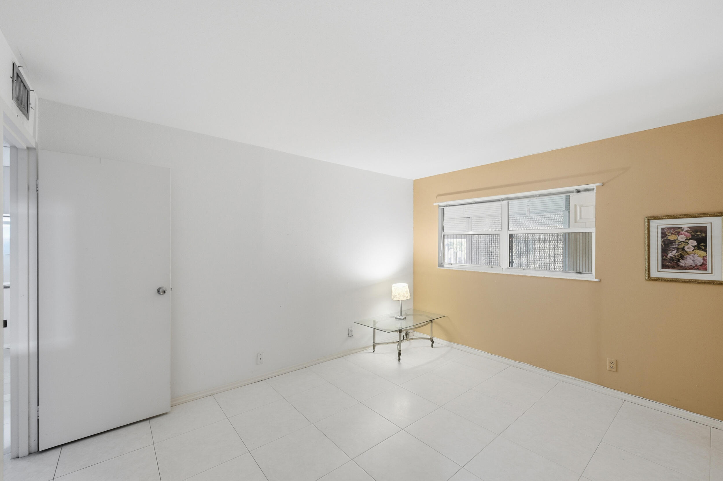 KINGS POINT SAXONY CONDOS - Residential Lease