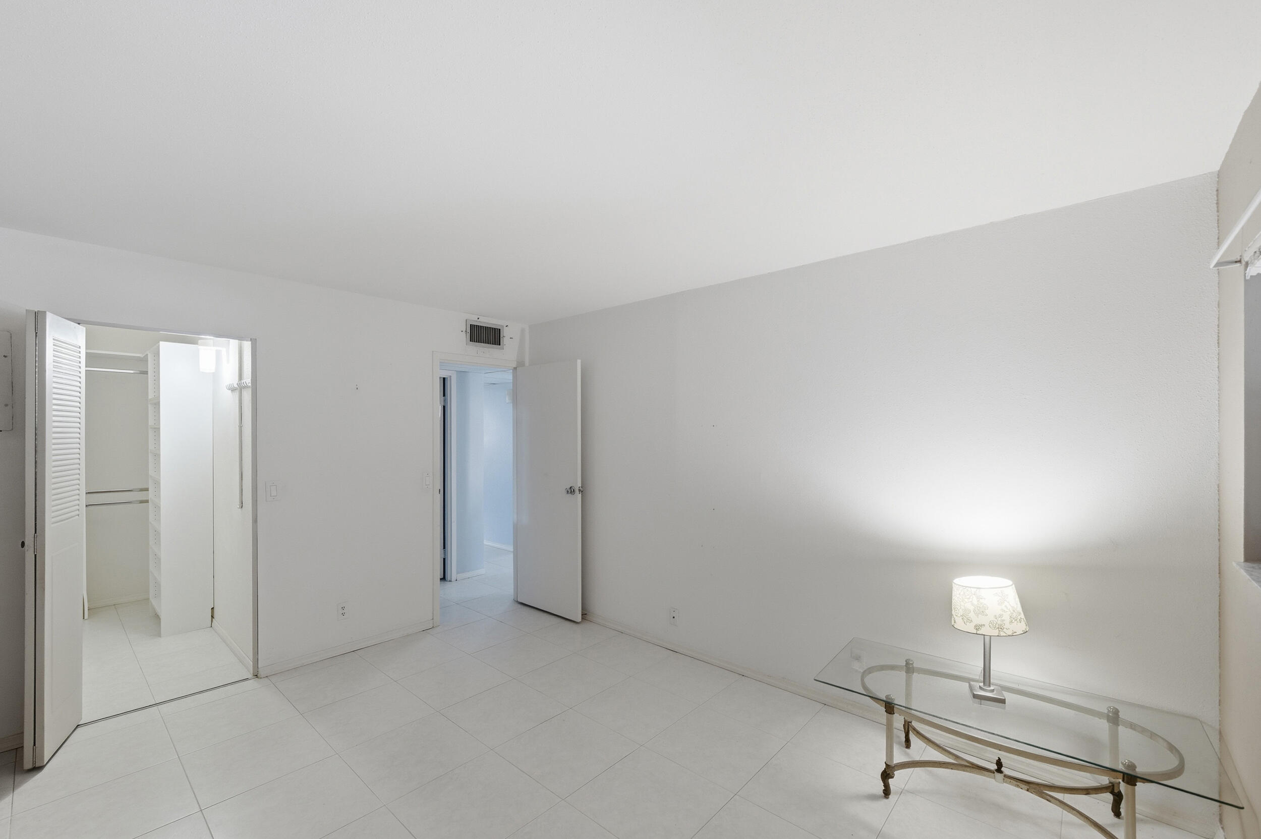 KINGS POINT SAXONY CONDOS - Residential Lease