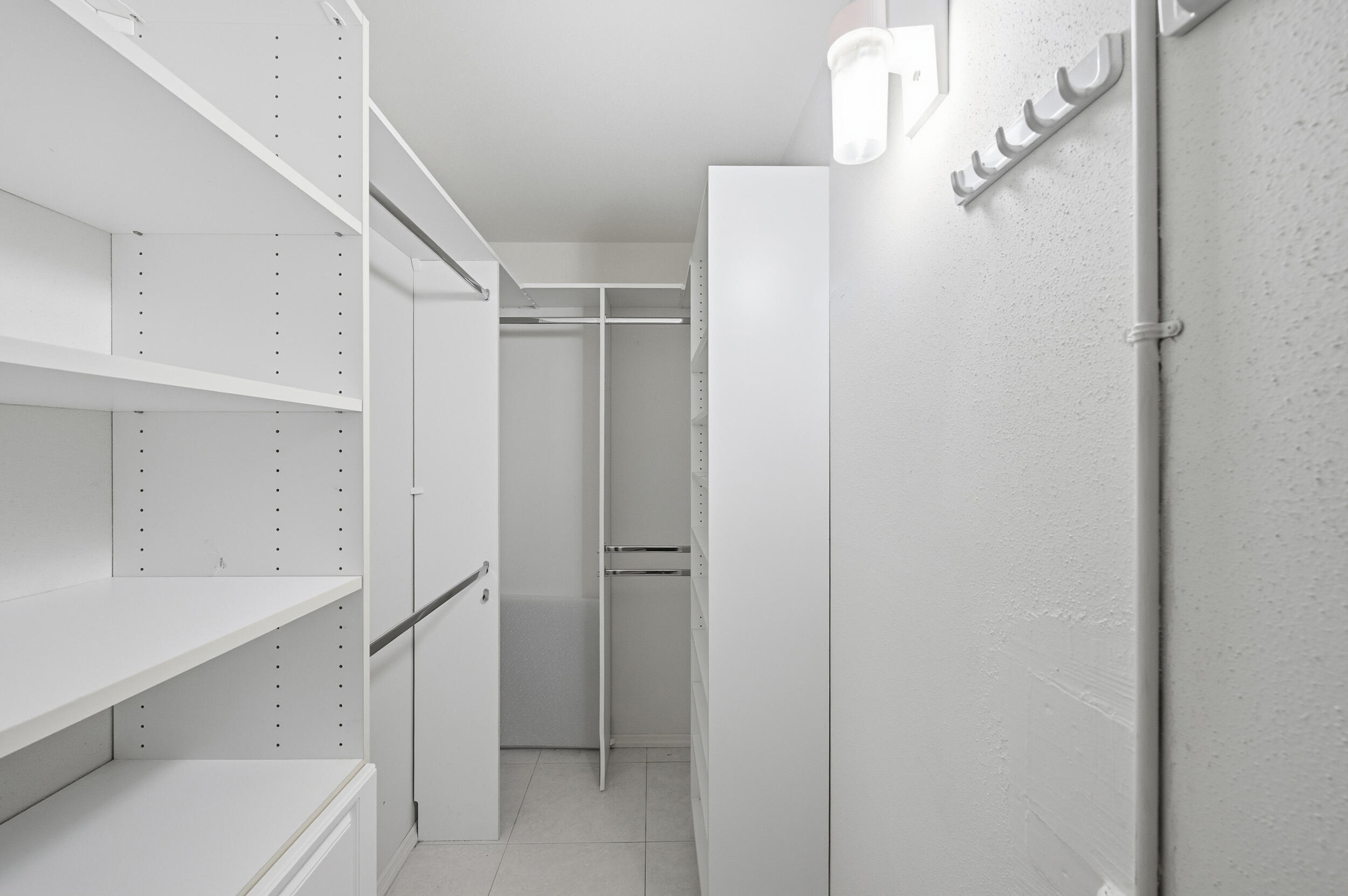 KINGS POINT SAXONY CONDOS - Residential Lease