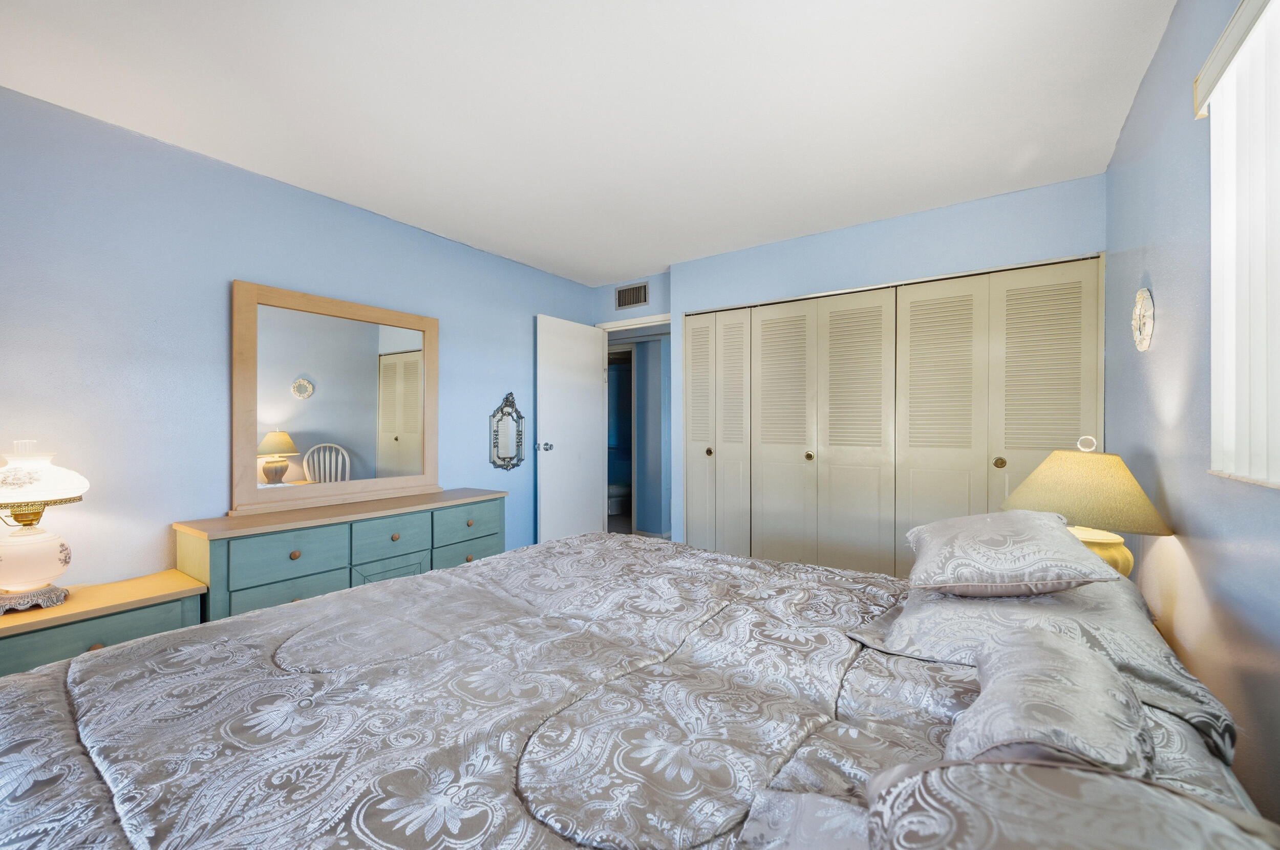 KINGS POINT SAXONY CONDOS - Residential Lease