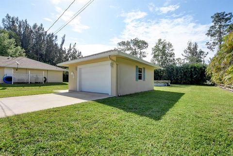 A home in Loxahatchee