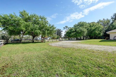 A home in Loxahatchee