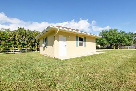 A home in Loxahatchee